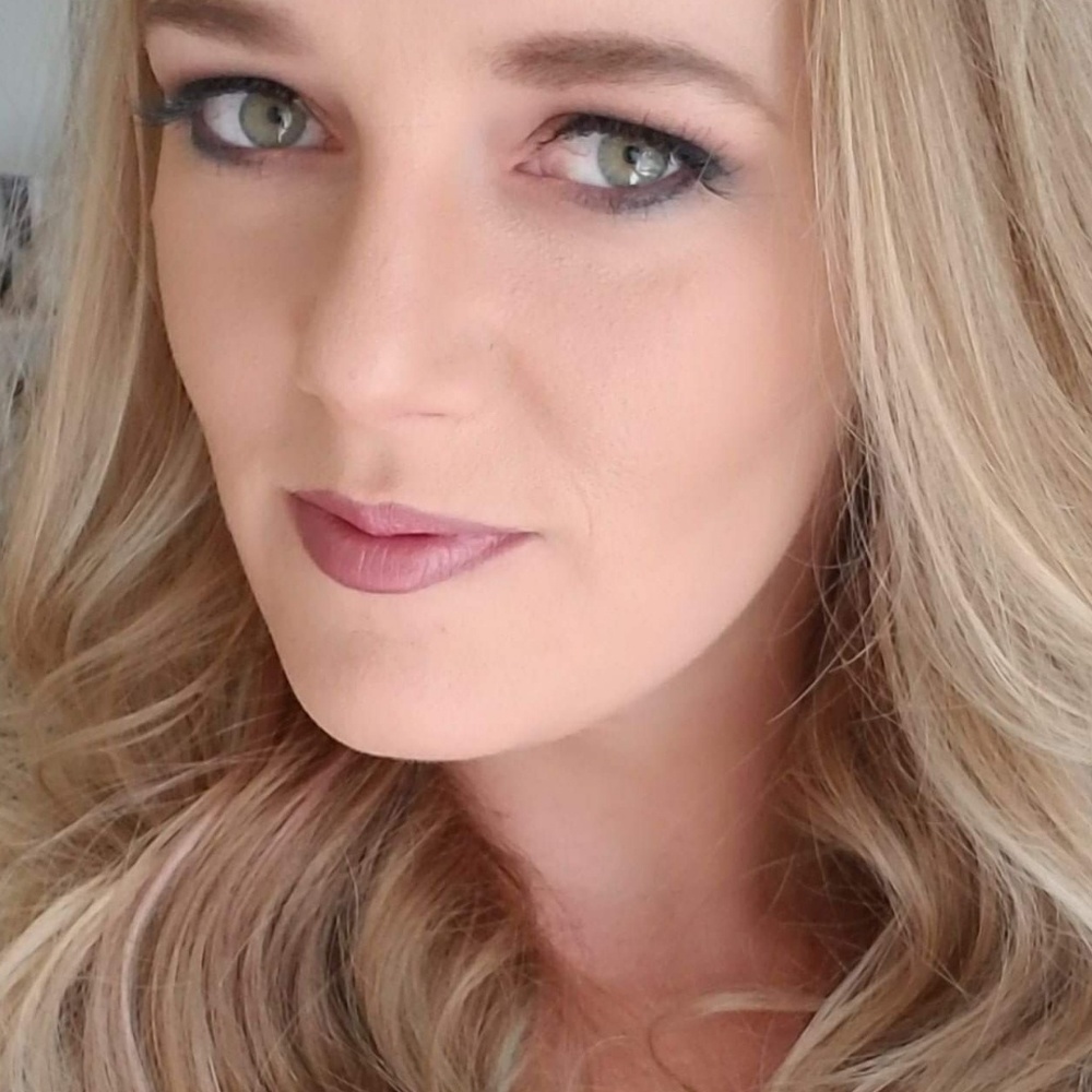 Meet your Posher, Leslie